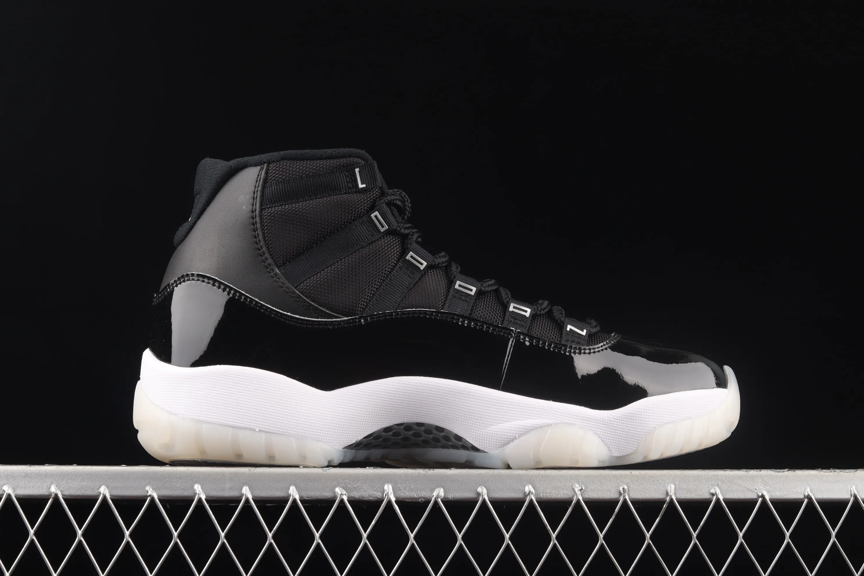All categories Air Jordan Jordan series basketball shoes Air Jordan 11 F version Air Jordan 11 "25th Anniversary" AJ11 Joe 11 Devil II genuine standard genuine carbon CT8012-011